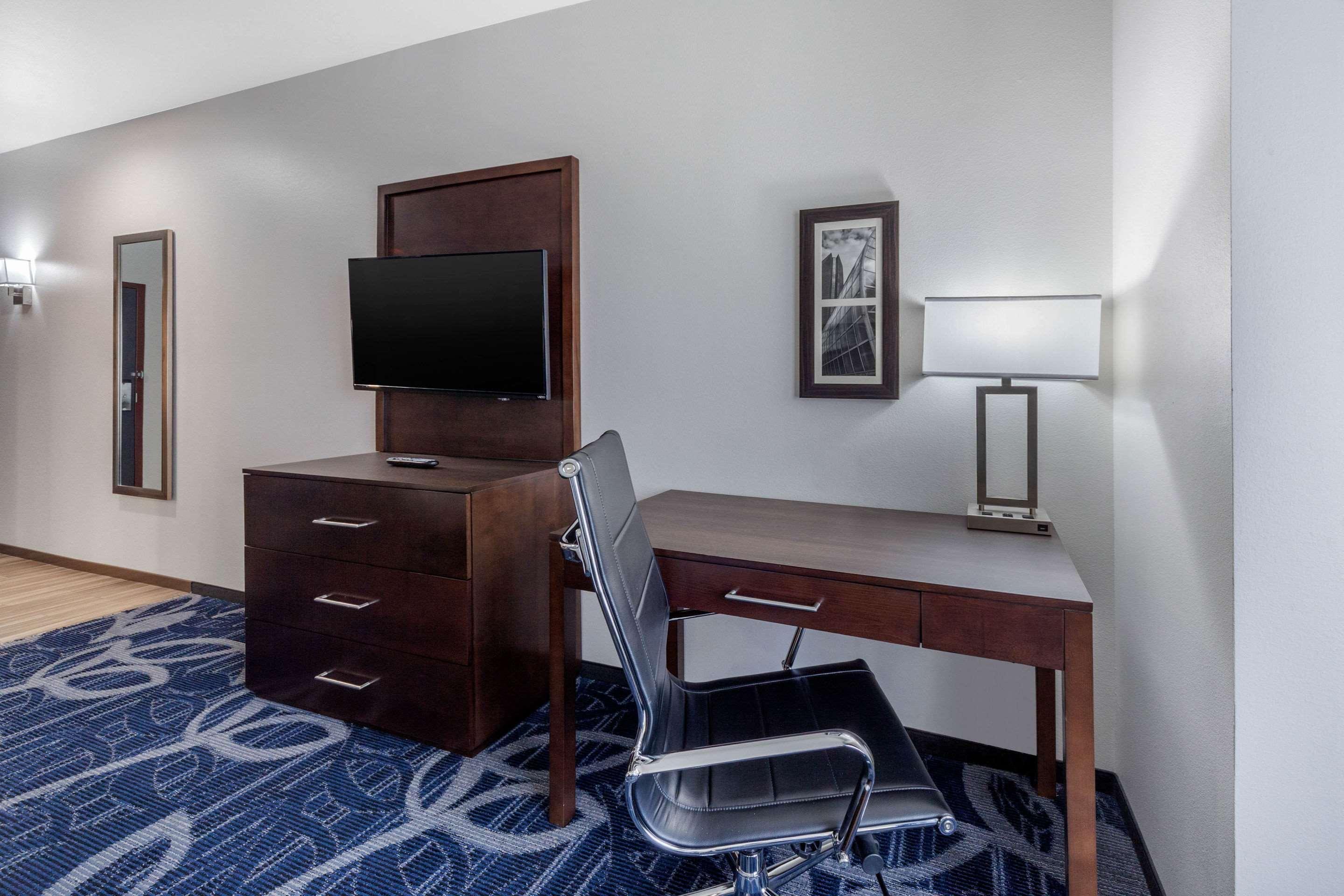 Hotel Comfort & South I-35