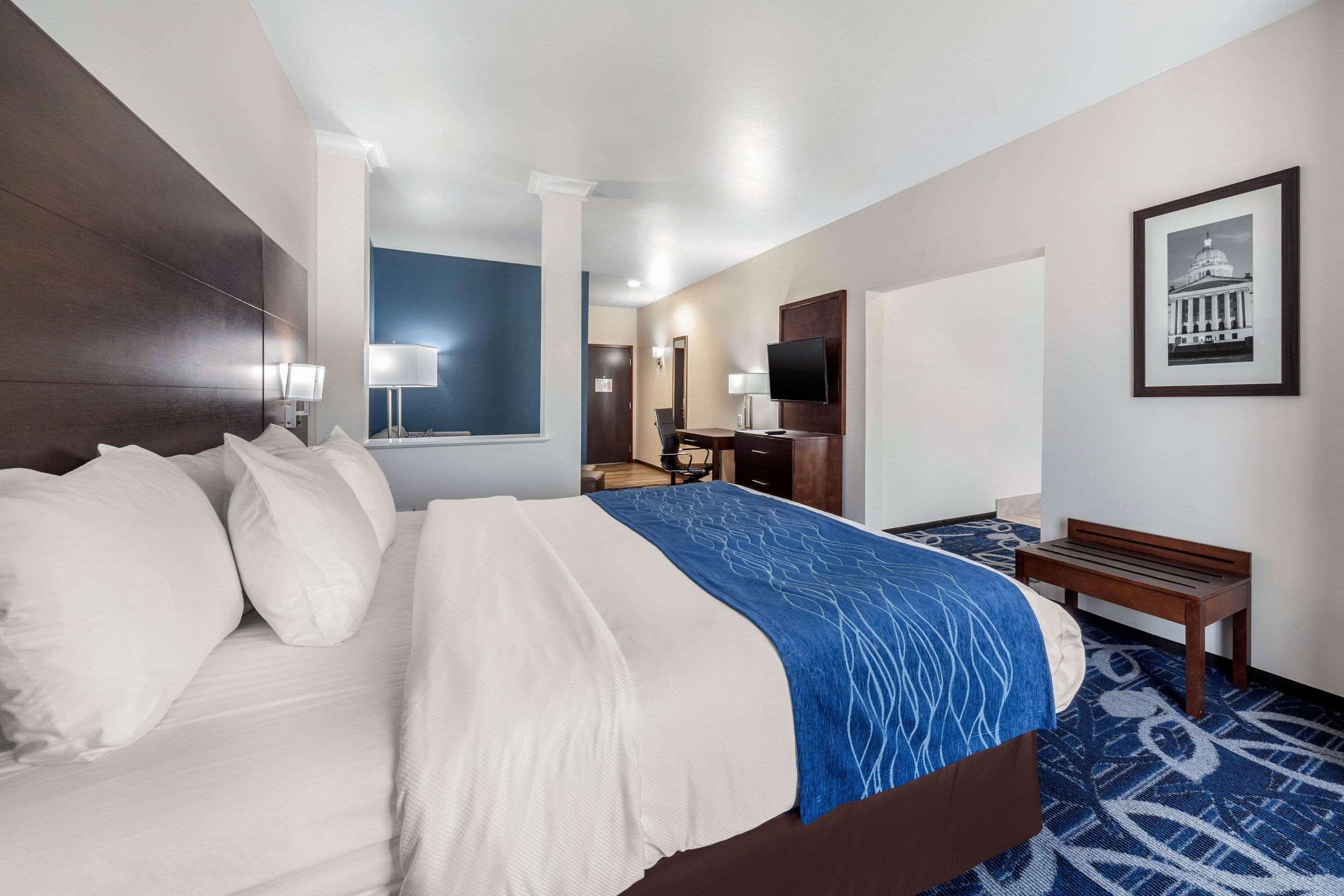 Comfort & South I-35 Hotel 2*
