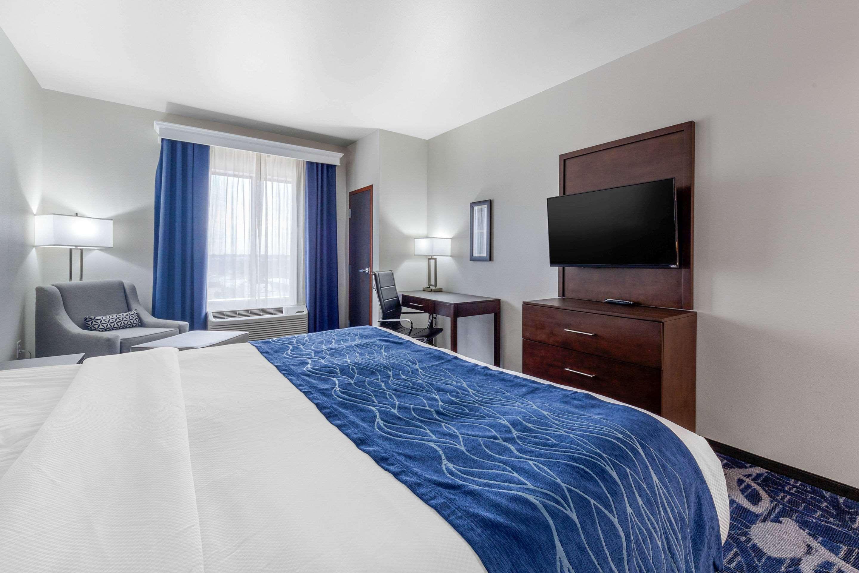 Comfort & South I-35 Hotel