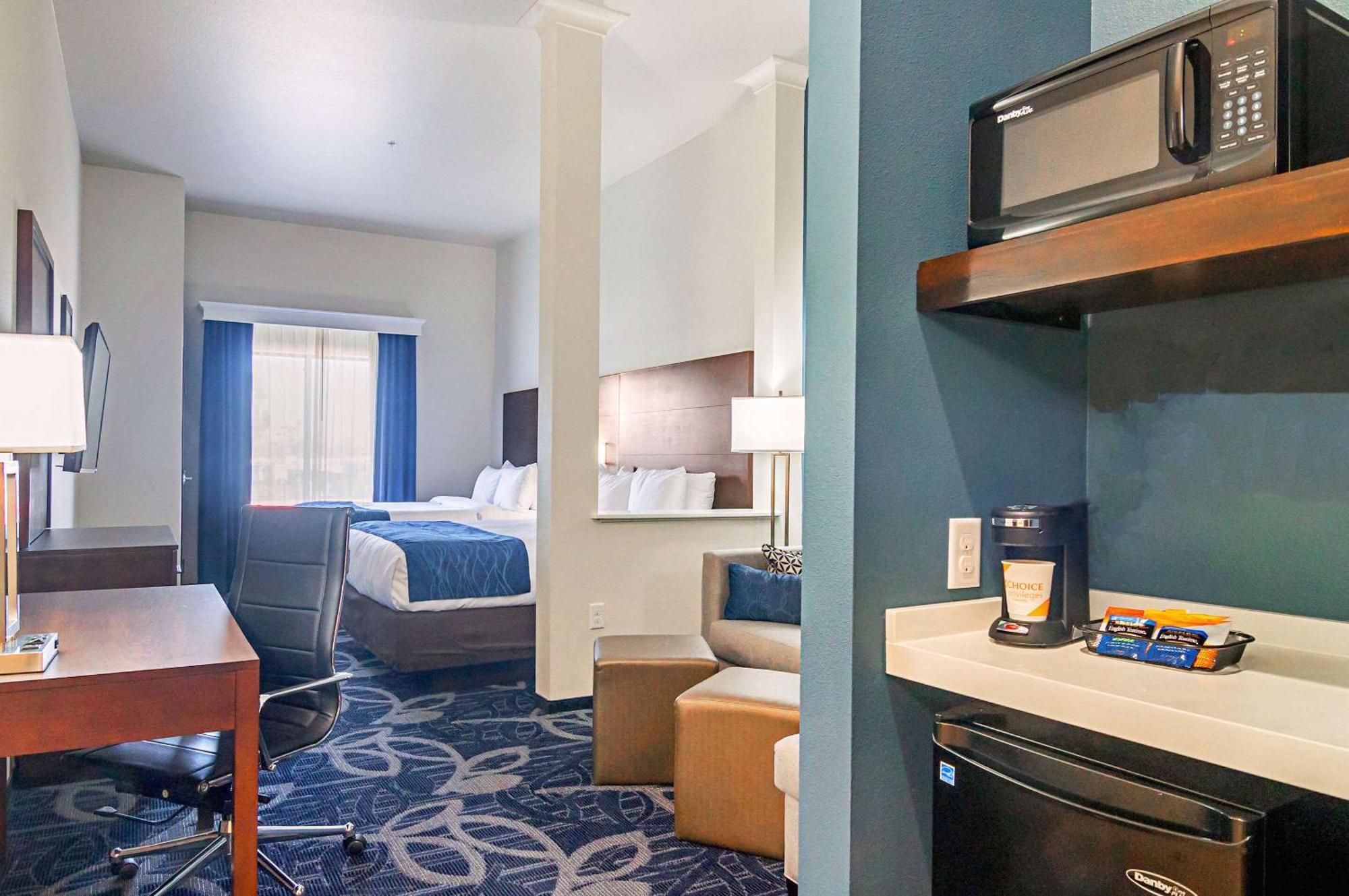 Comfort & South I-35 Hotel 2*