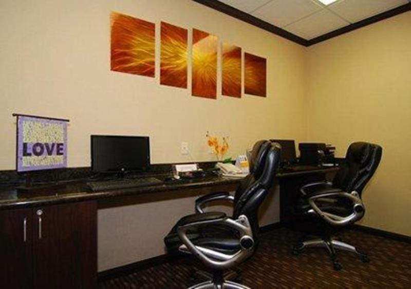 Comfort & South I-35 Hotel